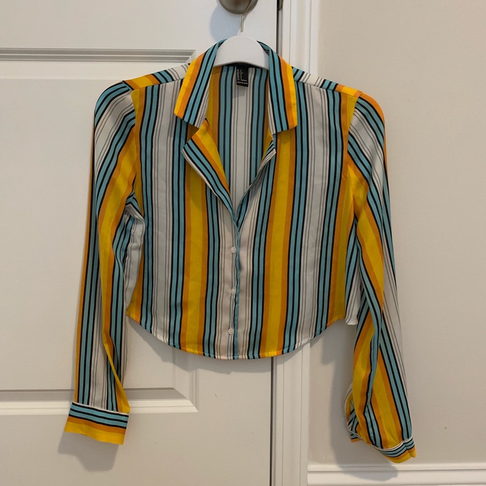 Forever 21 cropped striped button down shirt S